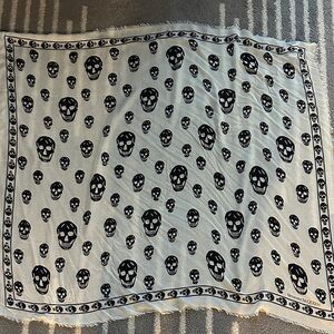 Alexander McQueen Monochrome Skull Pattern Cover